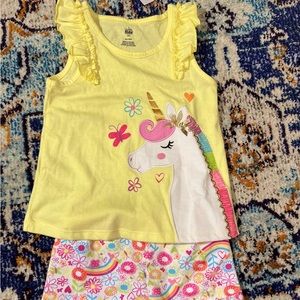 Girls unicorn 2 piece outfit. NWT.